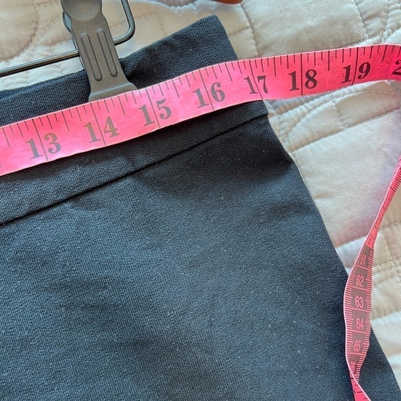 LILLY PULITZER MERRIN BI-STRETCH PANT IN 
NOIR - Picture 12 of 16